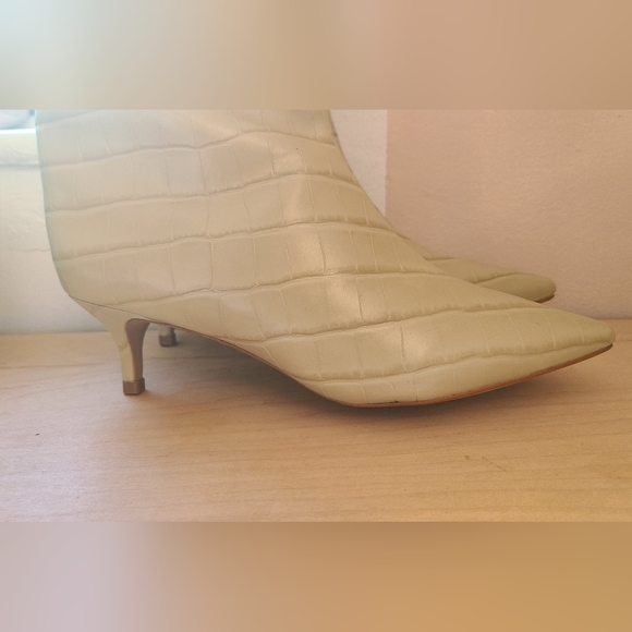 Schutz Maryana Lo Cream Croc Leather Kitten Heel Tall Boots - Size 7 - Picture 10 of 16